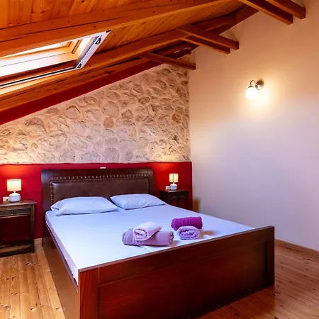 Stone House Ferienhaus