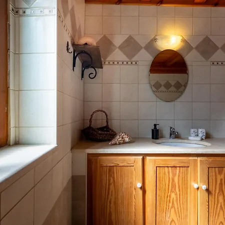Ferienhaus Stone House *